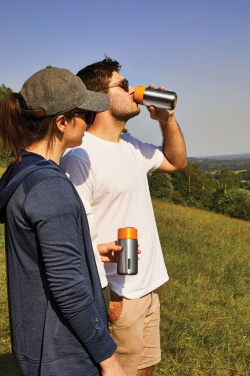 Logo trade liikelahjat tuotekuva: Musta+Blum-eristetty matkamuki ruostumatonta terästä